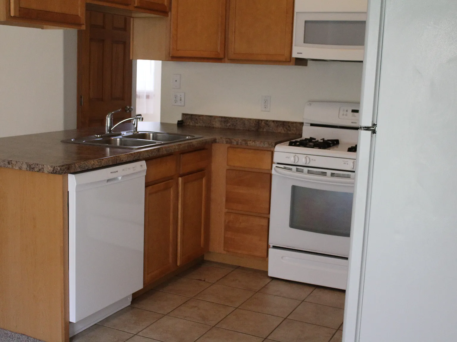 Thulson - 3119 Howard Avenue - 1 — Photo 4