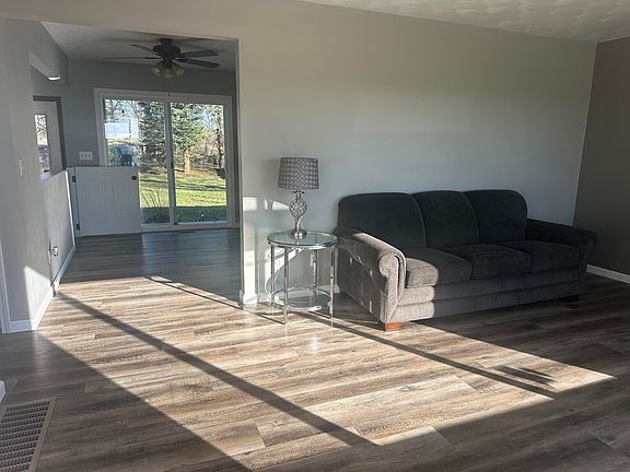 2nd image of 13540 Riverside Dr