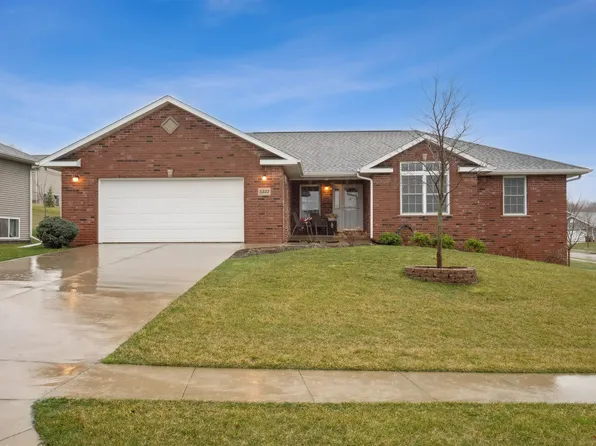 5333 Park Pl, Dubuque, IA 52002