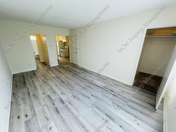 2nd image of 636 N Saint Andrews Pl #6