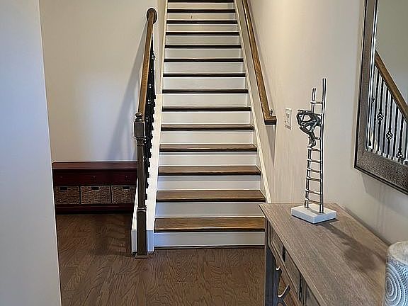 3rd image of 1096 Lawanna Dr #3