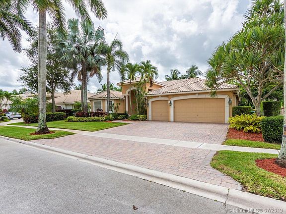3rd image of 312 Windmill Palm Ave