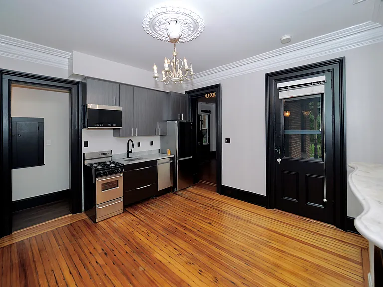 4 Grand St #2 — Photo 7