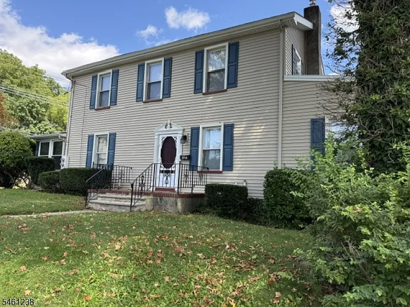 3 bed, 1.5 bath, $2,800 — Photo 2