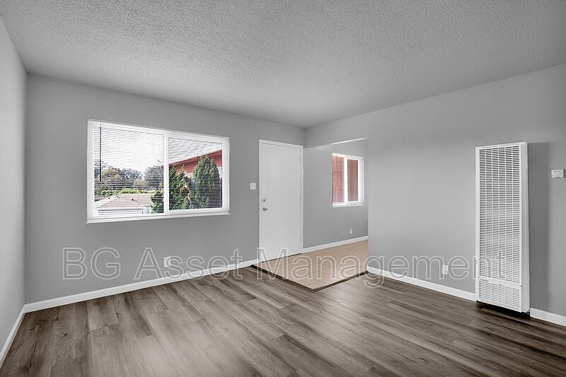 1st image of 922 Carlson Blvd APT 8