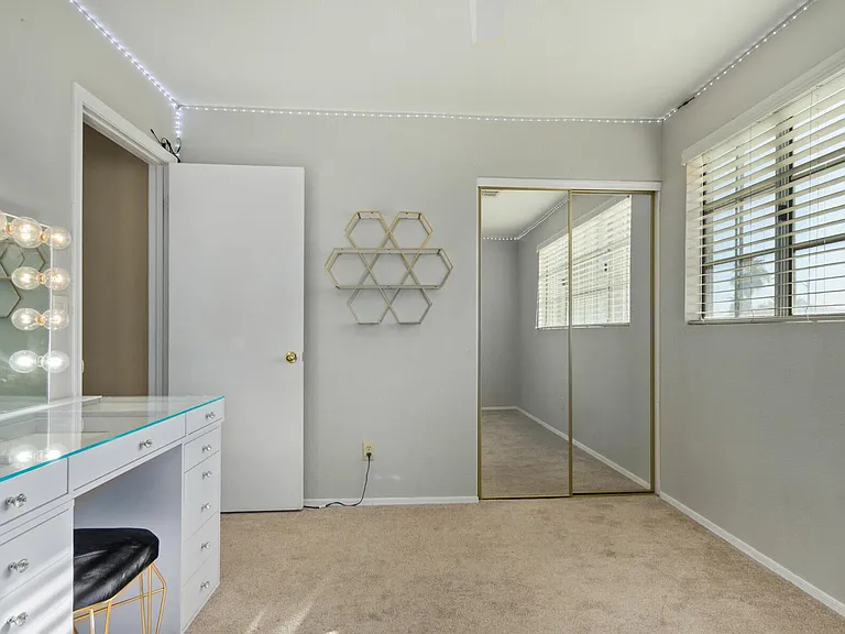6916 W Tina Ln — Photo 21