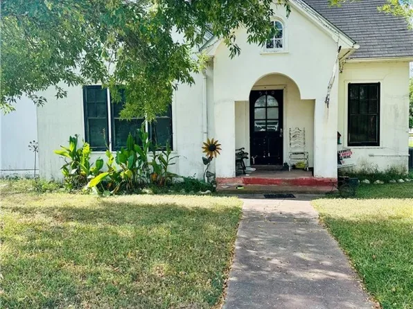 540 W 5th St, Yorktown, TX 78164
