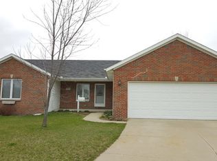 7352 Pine Aire Ct, Jenison, MI 49428