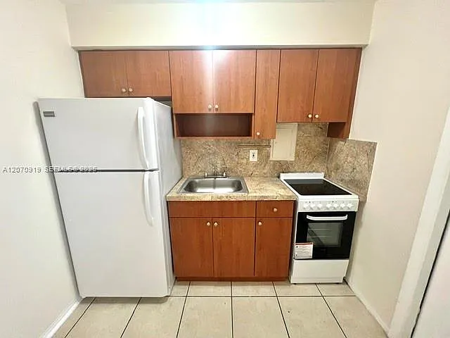 696 NE 85th St #2 — Photo 3