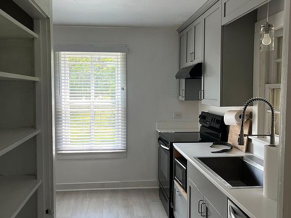 3rd image of 108 Main St #1