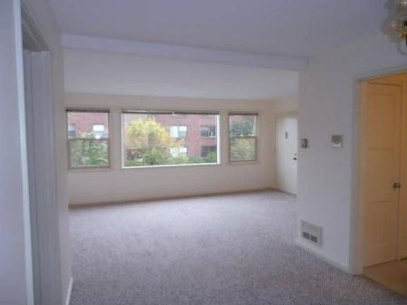 Living Room (Similar)