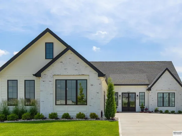 3307 S 209th St, Elkhorn, NE 68022