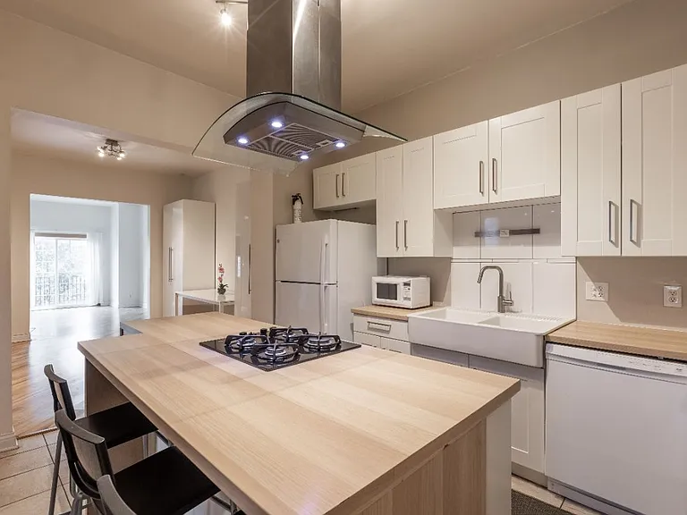2554 W Cortland St #2 — Photo 17