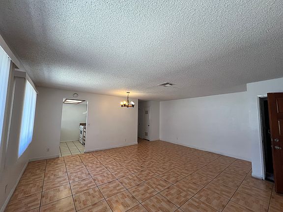Entrance/Living Room