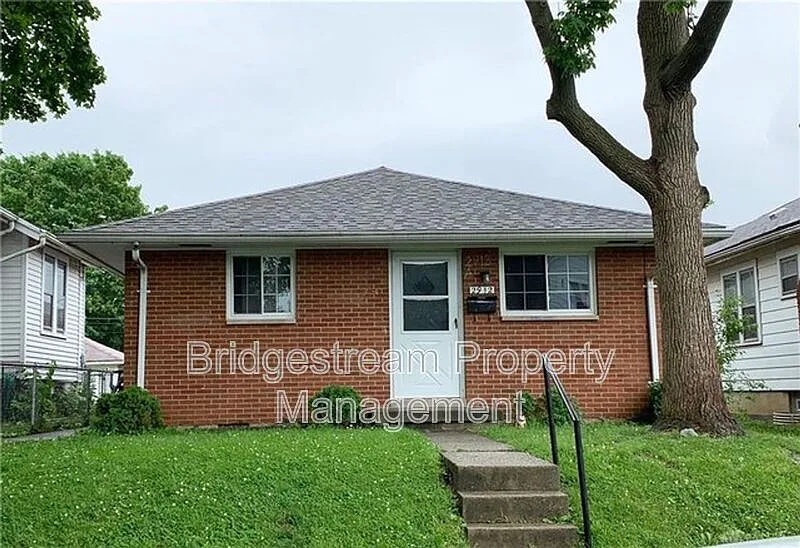 2912 Hazel Ave #B
