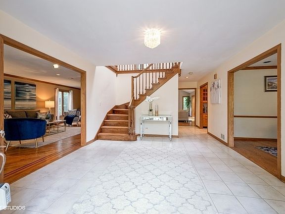 2nd image of 2809 Woodmere Dr