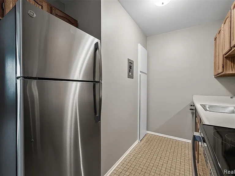 803 Plate St #207 — Photo 9