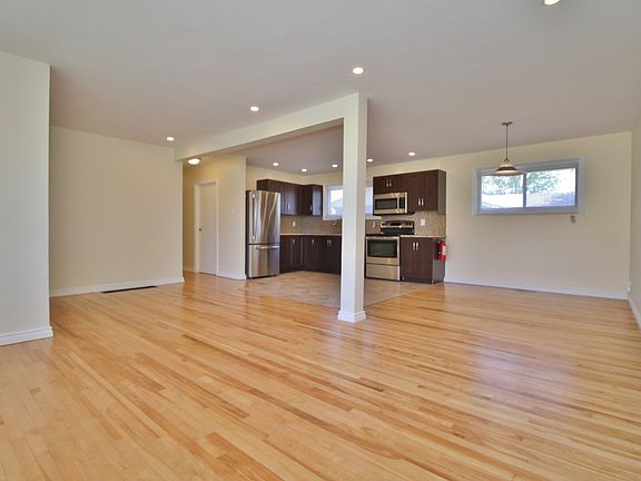 4th image of 1126 Gateway Rd #1