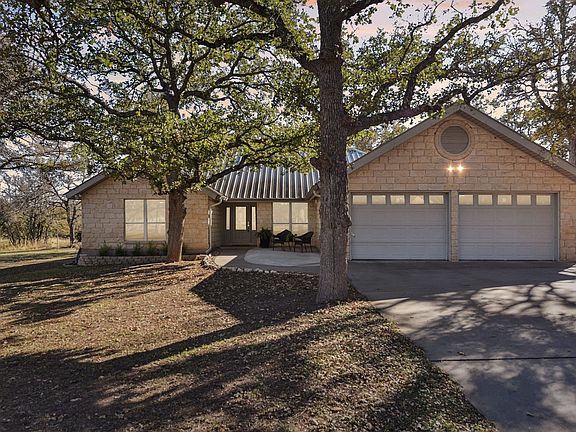 2nd image of 400 Panorama Drive