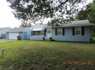 9627 Pine Island Dr NE, Sparta, MI 49345