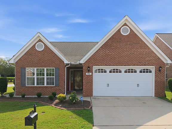 3rd image of 932 Dearborn Court