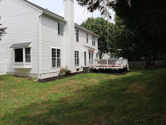 3rd image of 8022 Middlebury Dr