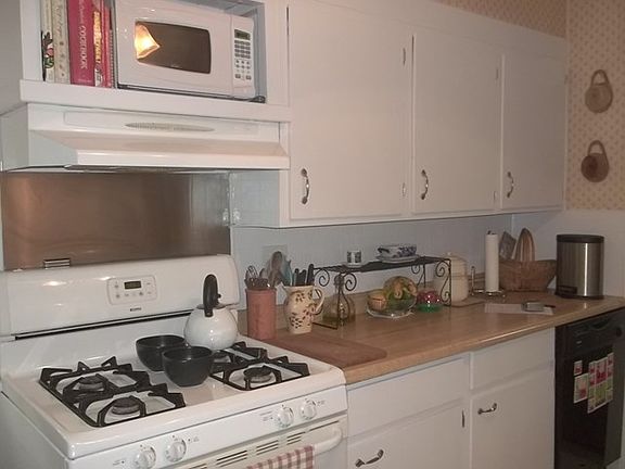 5th image of 124 Park St