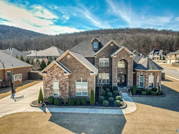 2014 Meadow Creek Cir SE, Owens Cross Roads, AL 35763