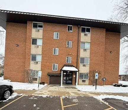 1st image of 2230 S Goebbert Rd #13