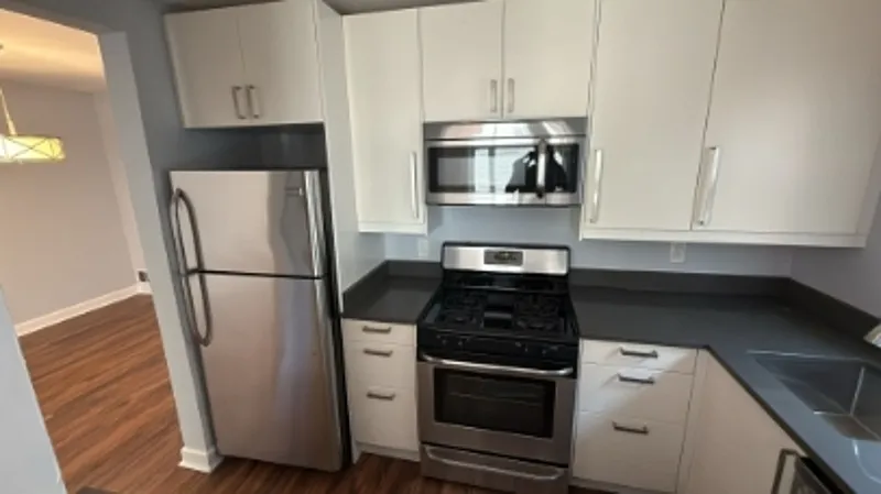 Building Photo - 864 Bellevue Cir SE #1