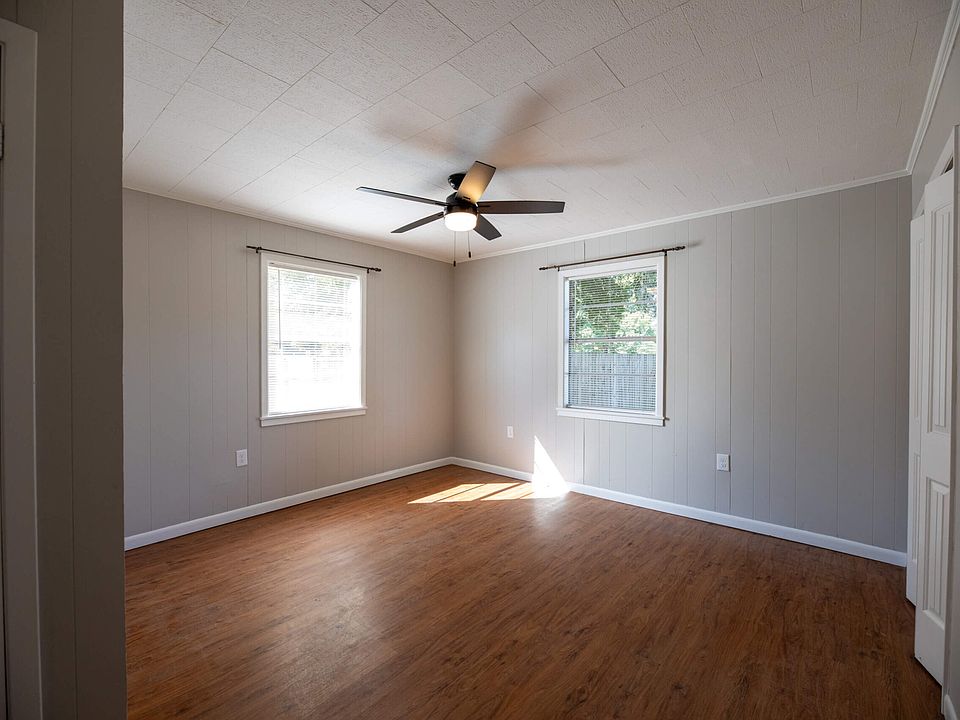 2421_WALKER_ROAD-bedroom-scaled_10132025