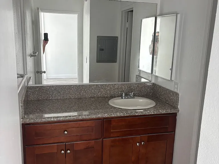 18416 Halsted St — Photo 7
