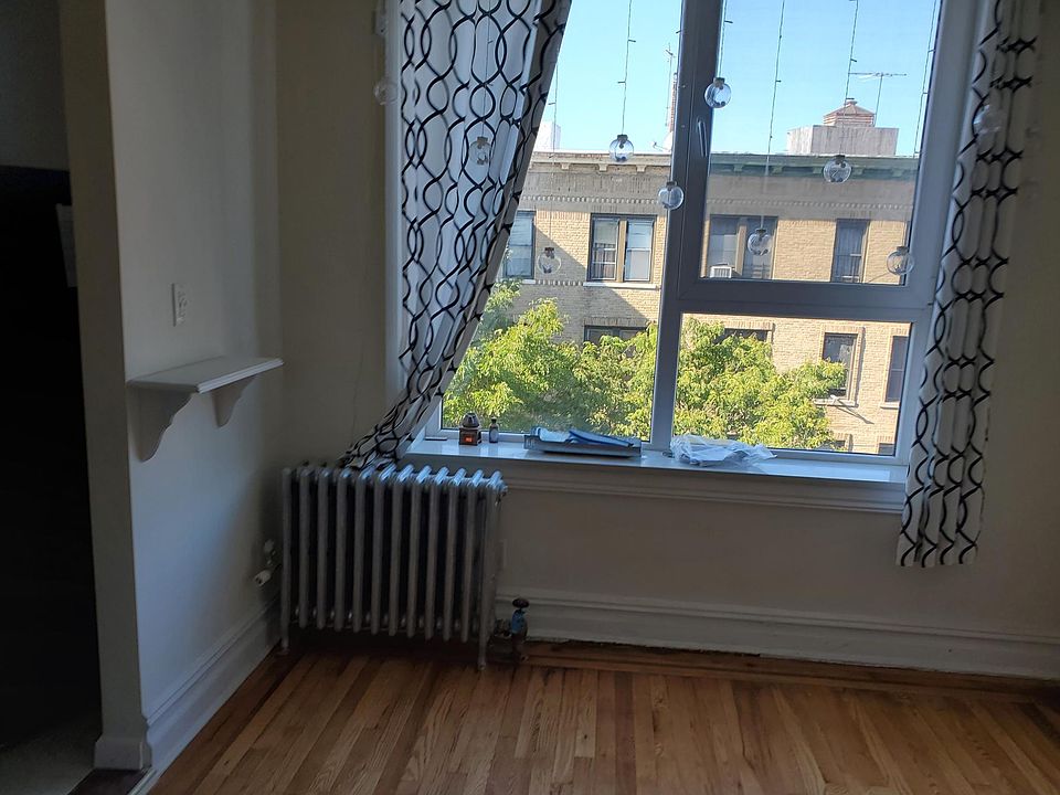 2nd image of 6112 Woodbine St #4