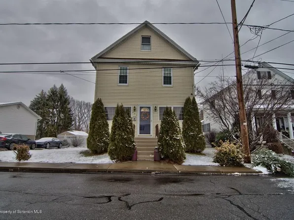 807 Murray St, Throop, PA 18512
