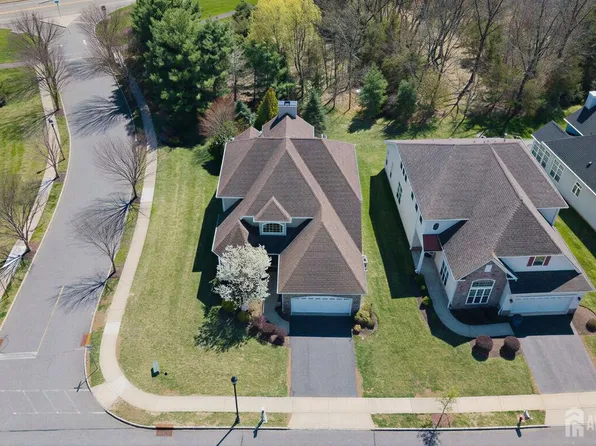 23 Schindler Ct, Somerset, NJ 08873