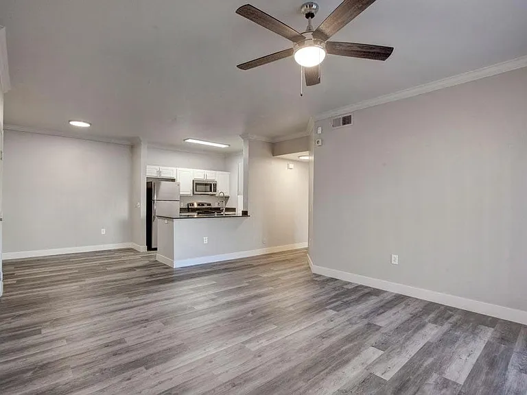 Broadleaf Apartments — Photo 88