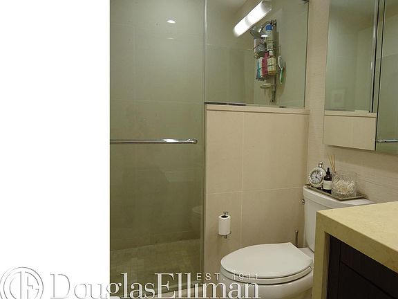4th image of 200 N End Ave APT 7L