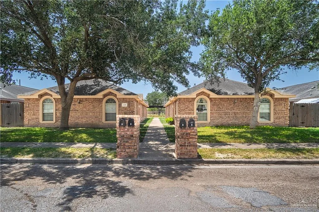 2 bed, 2.0 bath, 3808 sqft, $800 — Photo 1