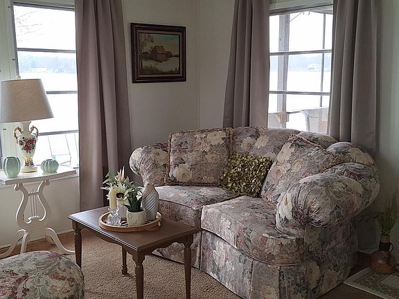 4th image of 4112 S Lakeshore Dr