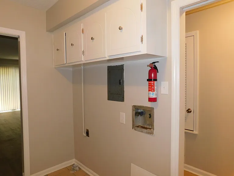 2119 Fendley Dr — Photo 7