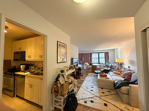 2nd image of 205 Wea Unit 16F