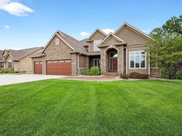 7401 NW 107th St, Johnston, IA 50131