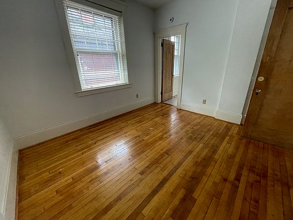 4th image of 1216 Hampton Blvd #11197189