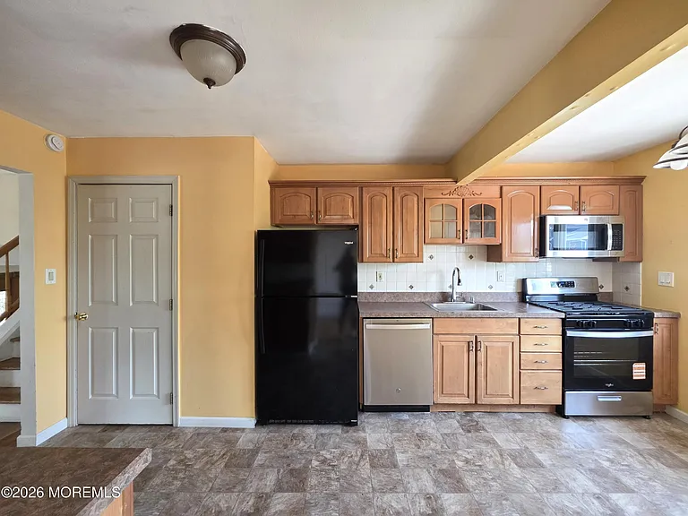 42 Richards Dr — Photo 8
