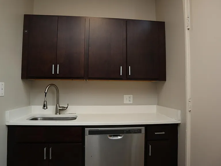 2306 N Clark St #4N — Photo 3