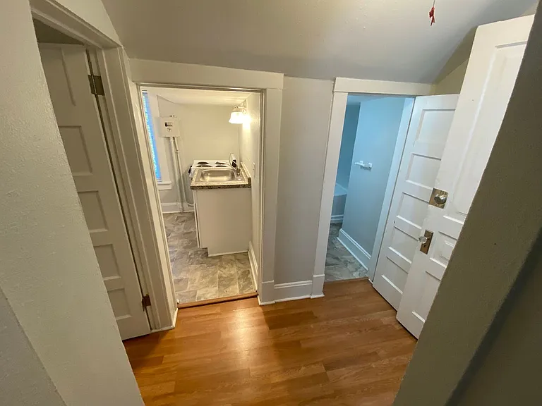 621 S Adams St — Photo 9