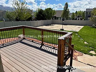 2101 Burke Ln — Photo 5