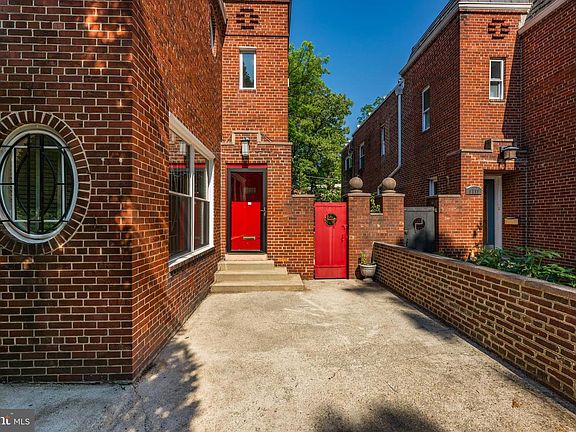 4th image of 6121 14th St NW