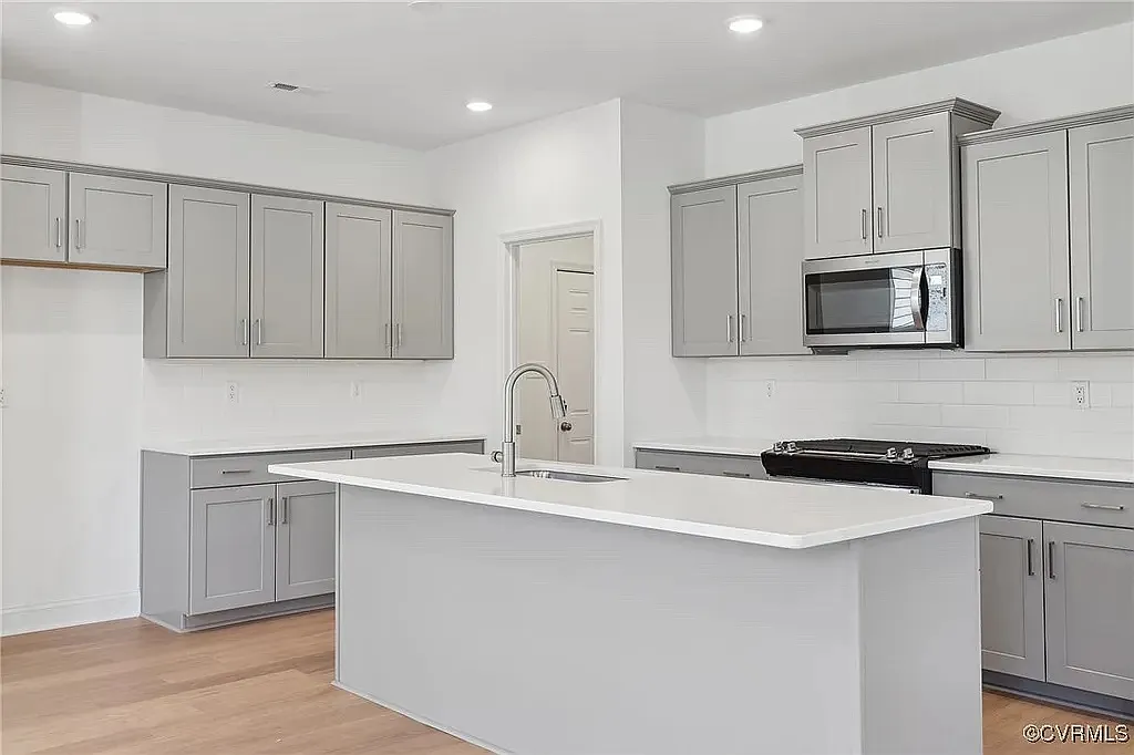 236 Amburn Ln — Photo 3