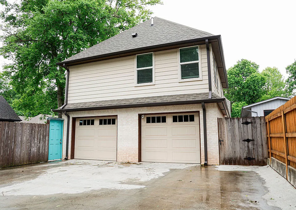 1007 S Pickard Ave
